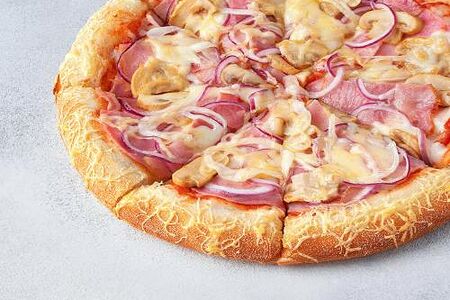 Пицца Деревенская на толстом с сыром