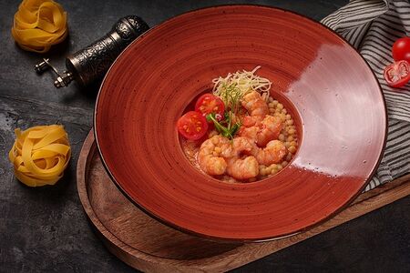 Птитим с креветками в соусе том ям