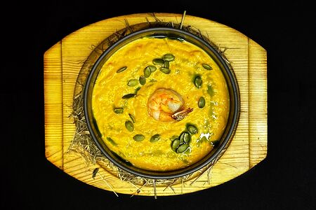 Крем-суп из тыквы с креветкой