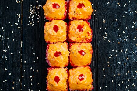 Острый с лососем