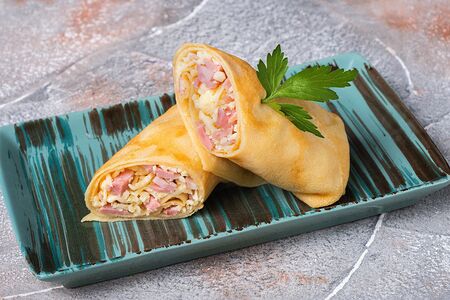 Блинчики с ветчиной и сыром