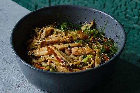 Wok с курицей