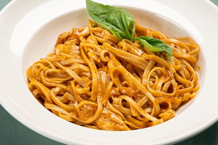 С курицей под соусом BBQ