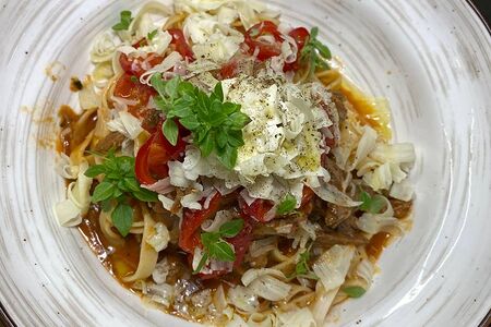 Паста со рваной мраморной говядиной