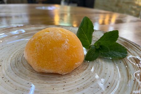 Моти с манго и ананасом