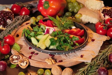 Тарелка овощная с зеленью