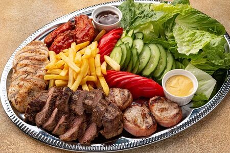 Мясное ассорти на компанию