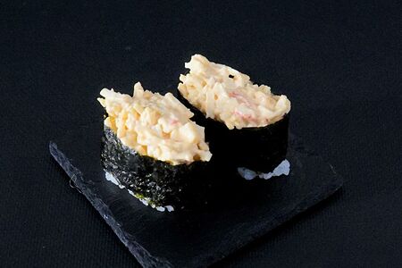 Гункан с крабом