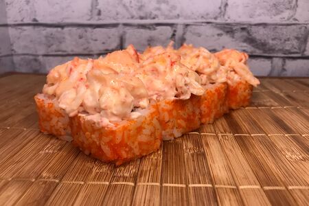 Запеченная Калифорния с авокадо