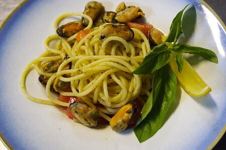 Спагетти с мидиями