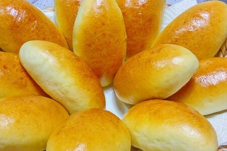 Печеный пирожок с капустой