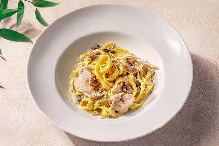 Паста Феттуччине с курицей и грибами