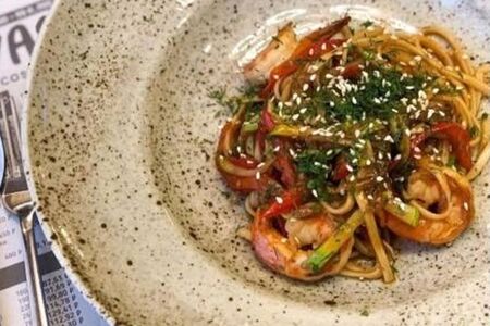 Удон с креветками