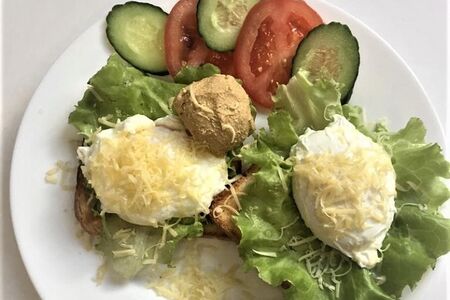 Яйцо-пашот с тостом и Фуа-гра