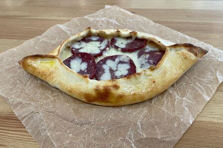 Лодочка с домашней колбасой