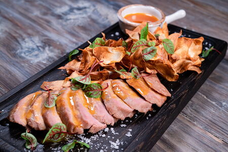 Утиная грудка Магре в апельсиновом соусе