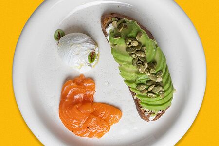 Авокадо-тост с лососем