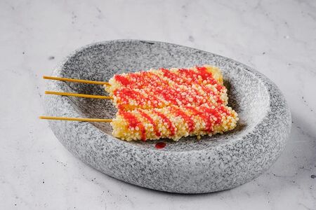 Сыр темпура с малиновым соусом