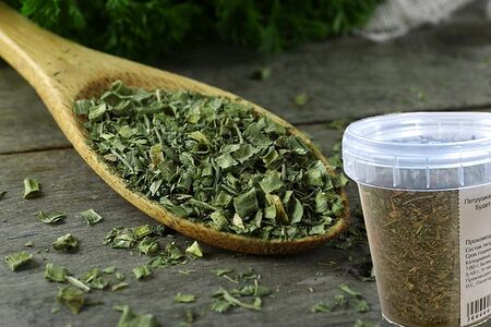 Петрушка сушеная