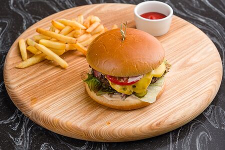 Классический бургер с беконом