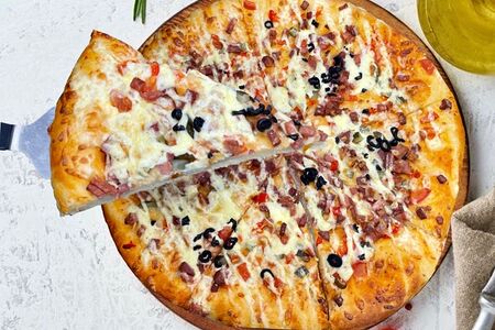 Пицца Домашняя с колбасой