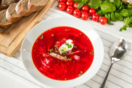 Борщ со сметаной