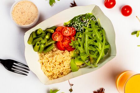 Боул с киноа и гомодару