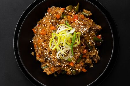 Рис Wok с говядиной и овощами