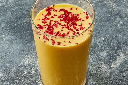 Mango lassi