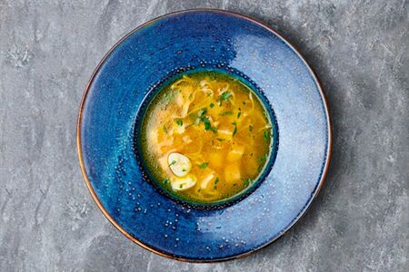 Лапша с курицей и перепелиным яйцом