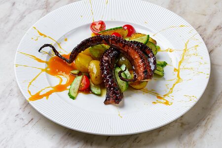 Осьминог на гриле