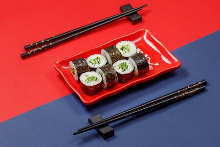 Маки с огурцом