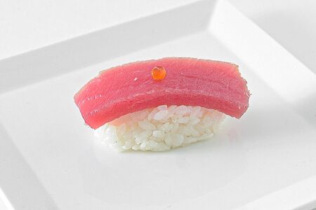 Суши с тунцом