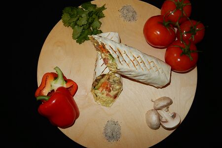 Шаурма Классическая с курицей в чесночном соусе