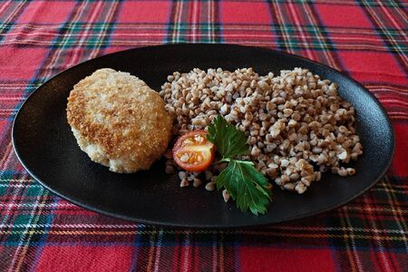 Куриная котлета с гарниром