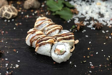 Ролл С Курицей Острый