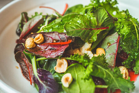 Свекла, сыр, тахини, вишня