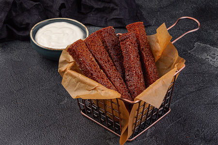 Гренки с чесночным соусом