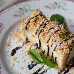 Домашний наполеон с шоколадным топпингом