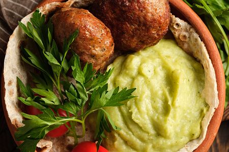 Бебос Котлетеби