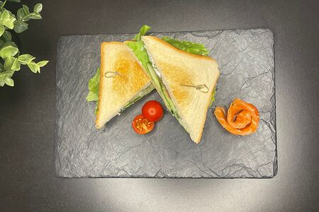 Сэндвич с лососем