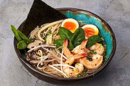 Рамен Мисо с острым кимчи и креветками