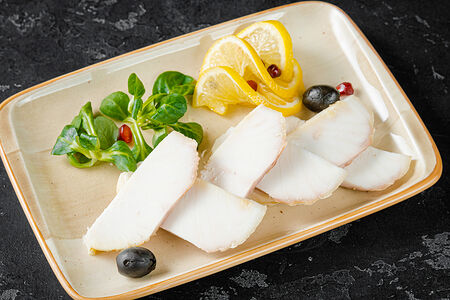 Осетрина горячего копчения