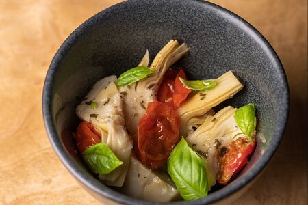 Вяленые томаты и артишоки