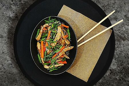 Бутанику тяхан со свининой в соусе терияки