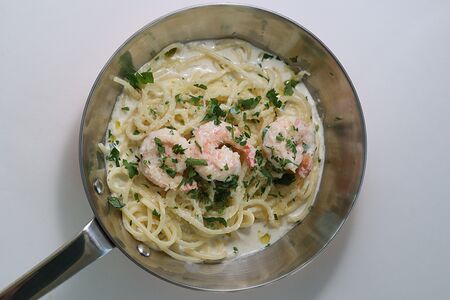 Паста с креветками в сливочном соусе