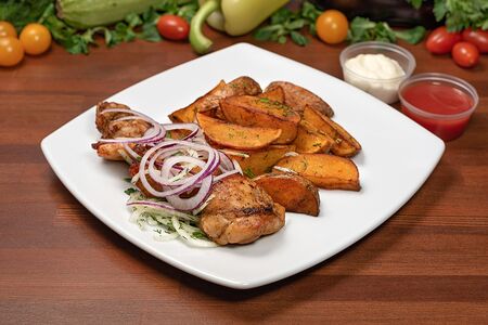 Шашлык из курицы с картофелем по-домашнему