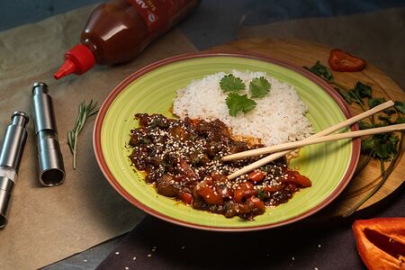 Поджарка шрирача с курицей