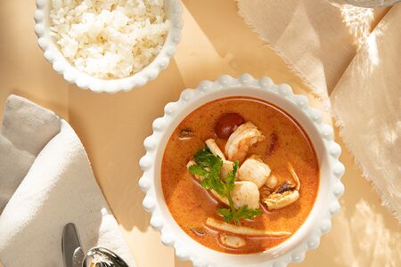 Том ям с морепродуктами