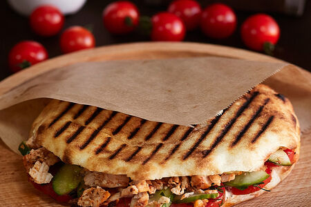 Бакинская шаурма в пите с курицей